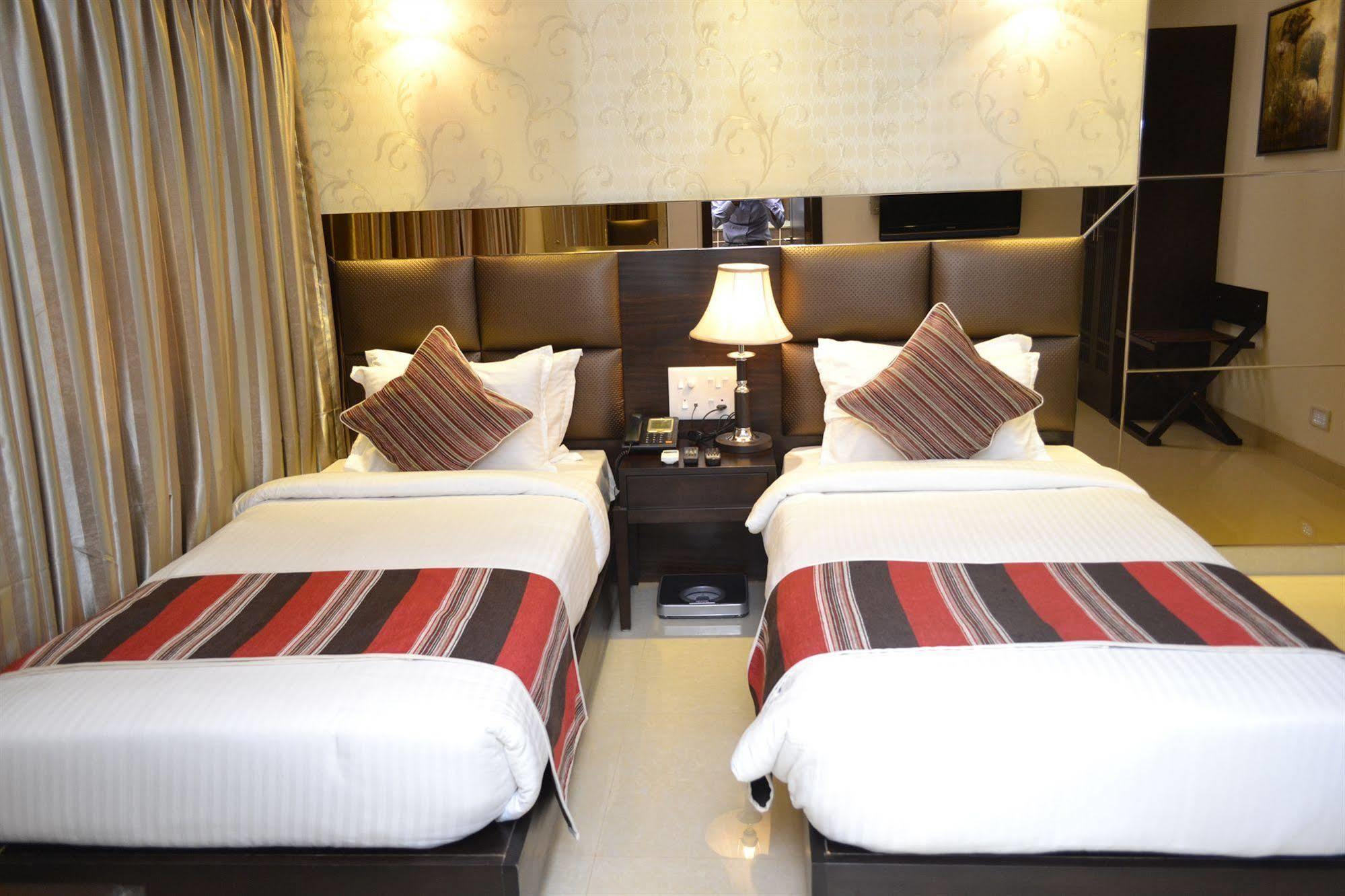 Hotel Manama Mumbai Dış mekan fotoğraf
