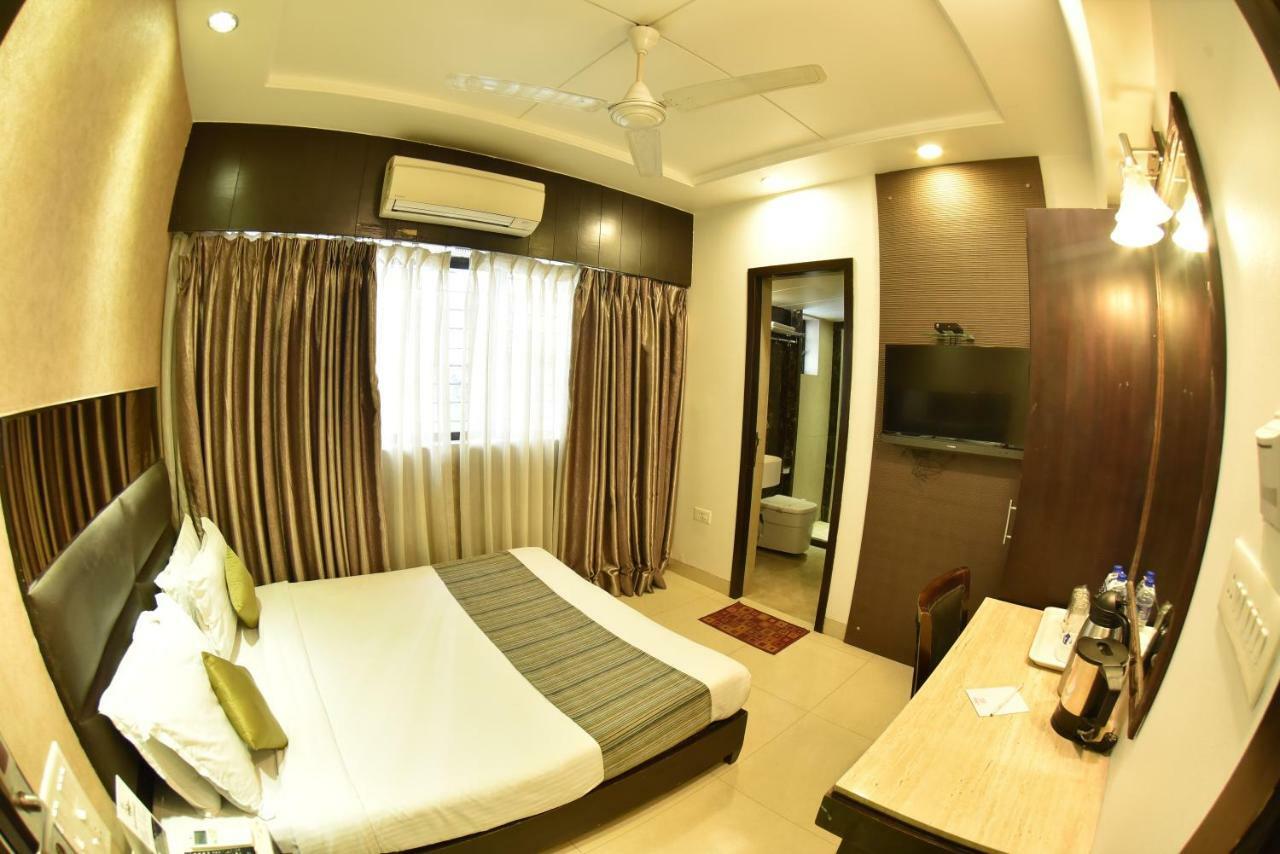 Hotel Manama Mumbai Dış mekan fotoğraf